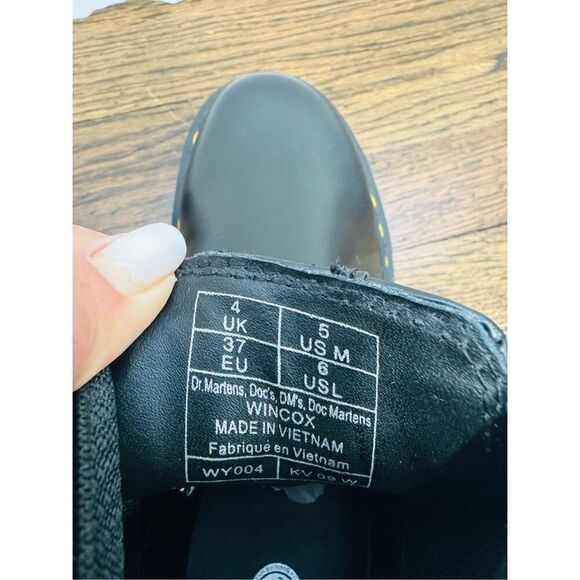 DR MARTENS NWB WINCOX Smooth Leather Buckle Boots - Picture 12 of 12